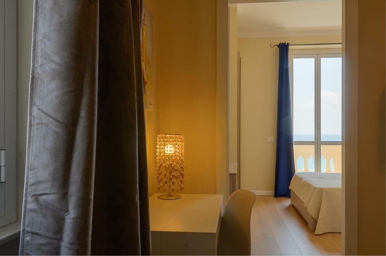 Blu Sea Apartments ปิเอตราลิกูเร ภายนอก รูปภาพ