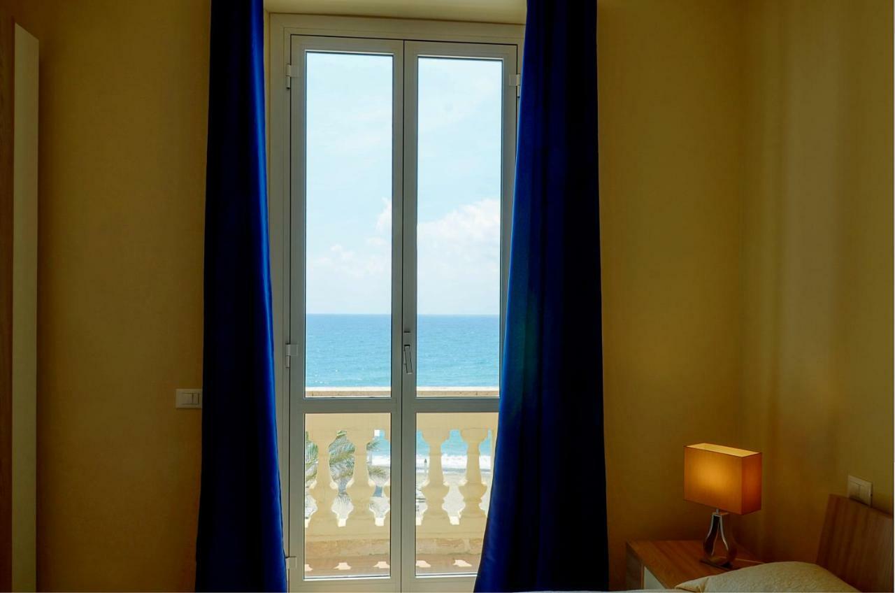 Blu Sea Apartments ปิเอตราลิกูเร ภายนอก รูปภาพ